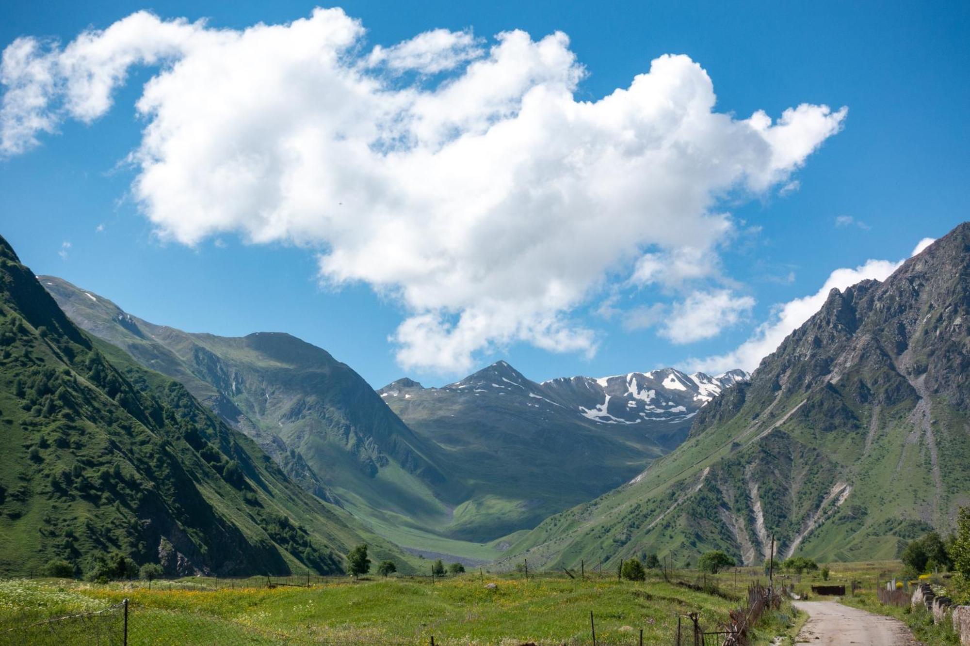 Hotel Terkhena Kazbegi Exterior foto