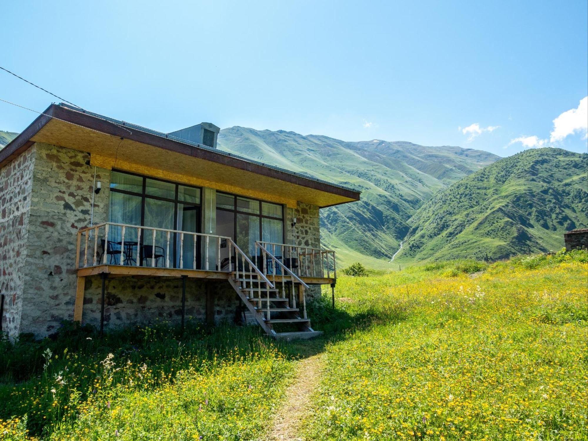 Hotel Terkhena Kazbegi Exterior foto